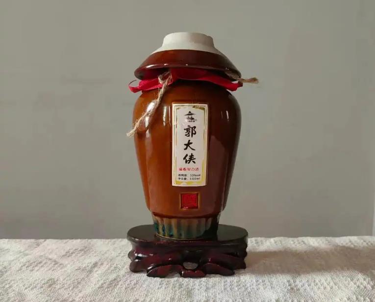 郭大侠酒：酒中见侠义，品柔雅酱香